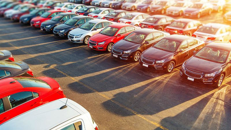 Boletines RNE - Las matriculaciones caen un 8,8% en febrero y encadenan seis meses a la baja - Escuchar ahora