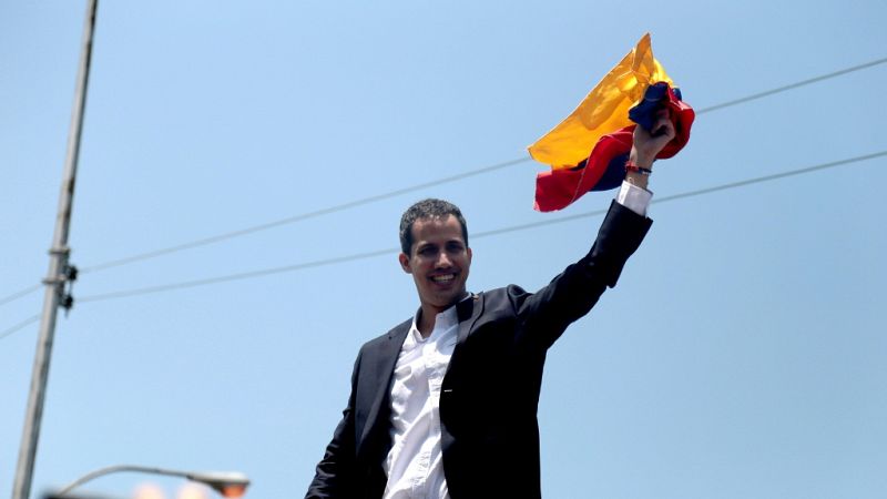 Boletines RNE - Guaidó regresa a Venezuela a pesar del riesgo de ser detenido - escuchar ahora