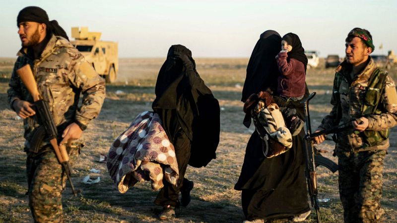 Boletines RNE - Las fuerzas kurdas siguen sitiando Baghuz donde continúa la evacuación de miles de personas - Escuchar ahora