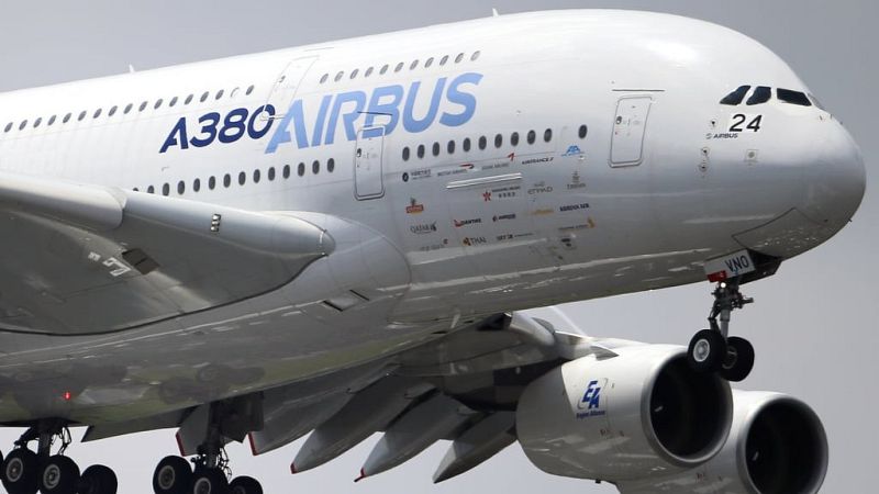 Boletines RNE - El fin de la fabricación del A380 de Airbus afectará a hasta 500 puestos en España - escuchar ahora