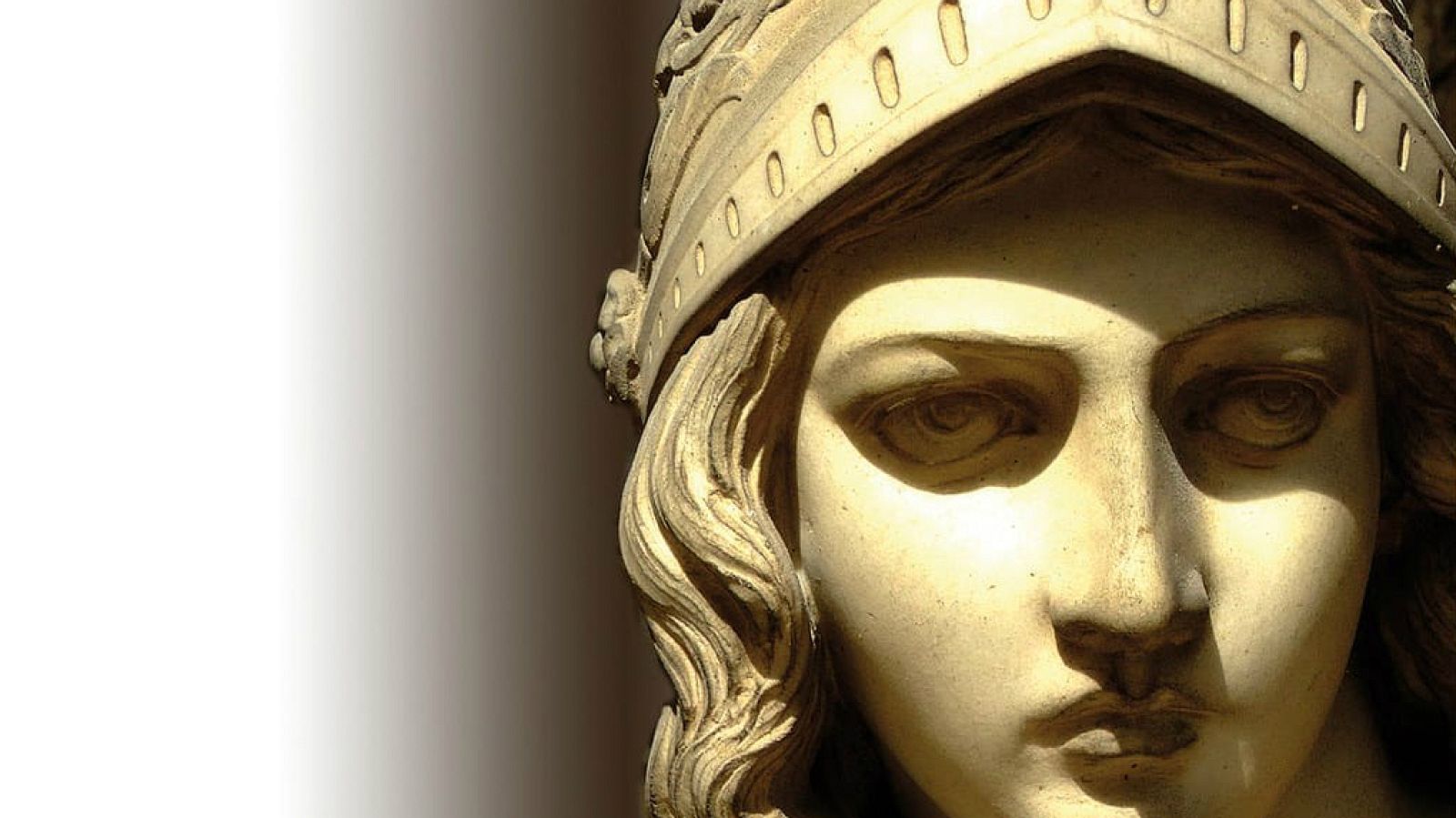 No es un día cualquiera - Atenea - Escuchar ahora