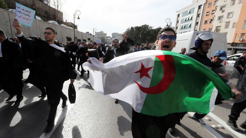 14 horas - Los jueces de Argelia se suman a la protesta contra Bouteflika - escuchar ahora
