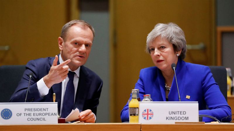 Boletines RNE - La UE podría ofrecer a Londres una prórroga larga del 'brexit' si repiensa su estrategia - Escuchar ahora