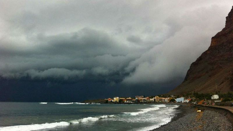 Boletines RNE - Interrumpidas las comunicaciones en el Estrecho de Gibraltar por el temporal