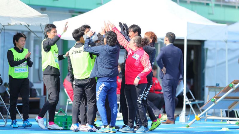 Mila Martínez hace historia en el fútbol masculino japonés - Escuchar ahora