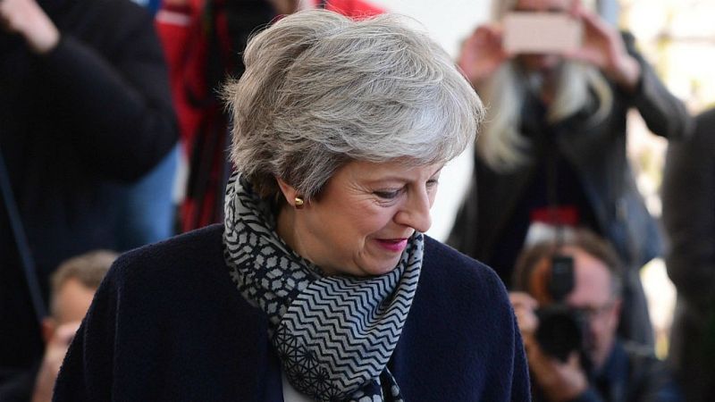 Boletines RNE - Theresa May podría llegar a Bruselas sin un acuerdo con los laboristas - Escuchar ahora