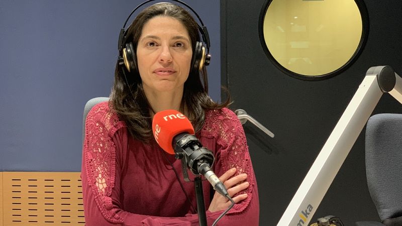 Televisión - Elena Neira - "Asunto central" - Escuchar ahora