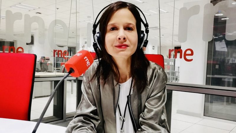 Beatriz Robles - Julio Basulto - "Gente Sana" - Escuchar ahora