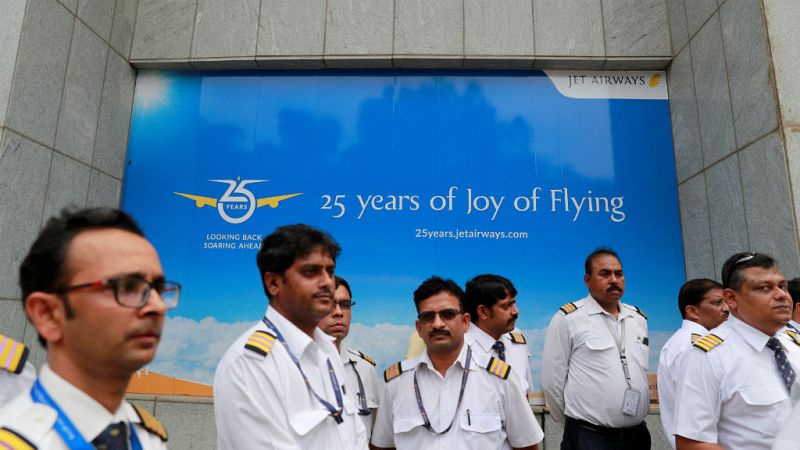 Boletines RNE - Más de 100 vuelos afectados por la huelga de Air Nostrum  - Escuchar ahora