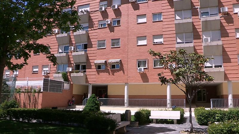 Boletines RNE - Tres días de luto en Parla por el asesinato de una vecina - Escuchar ahora