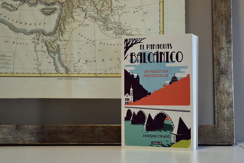 Enrique Criado | El paraguas balcánico - Escuchar ahora