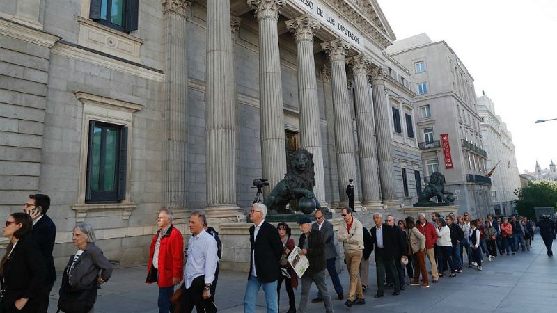 14 horas fin de semana - Colas para despedir a un político ejemplar - Escuchar ahora
