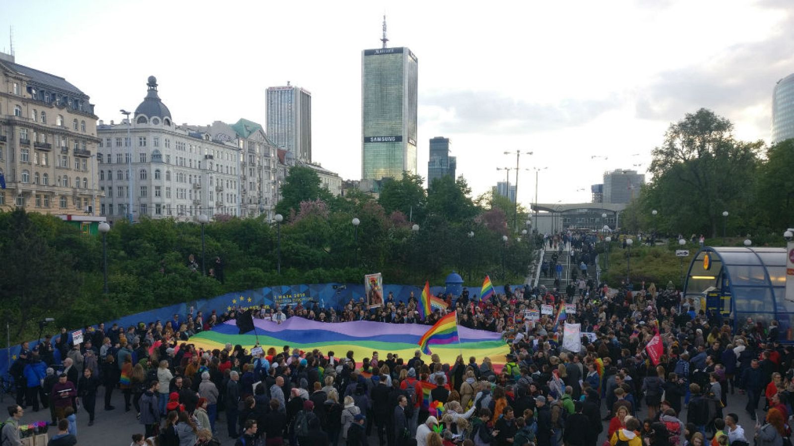 Cinco Continentes - Polonia: Una sociedad europeísta en un país eurófobo - Escuchar ahora