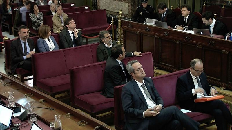 24 horas - Los diputados independentistas presos han vuelto al banquillo de los acusados - Escuchar ahora