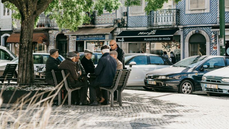 Boletines RNE - El gasto en pensiones alcanza en mayo una cifra récord - Escuchar ahora
