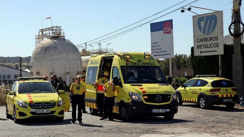 Boletines RNE - Un trabajador muere y otro crítico por una fuga de amoniaco en Tarragona