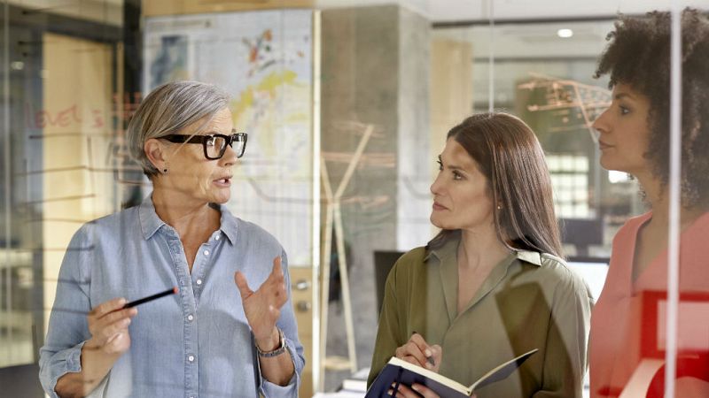 14 horas - Las mujeres, los jóvenes y los mayores de 50 los más castigados por el desempleo