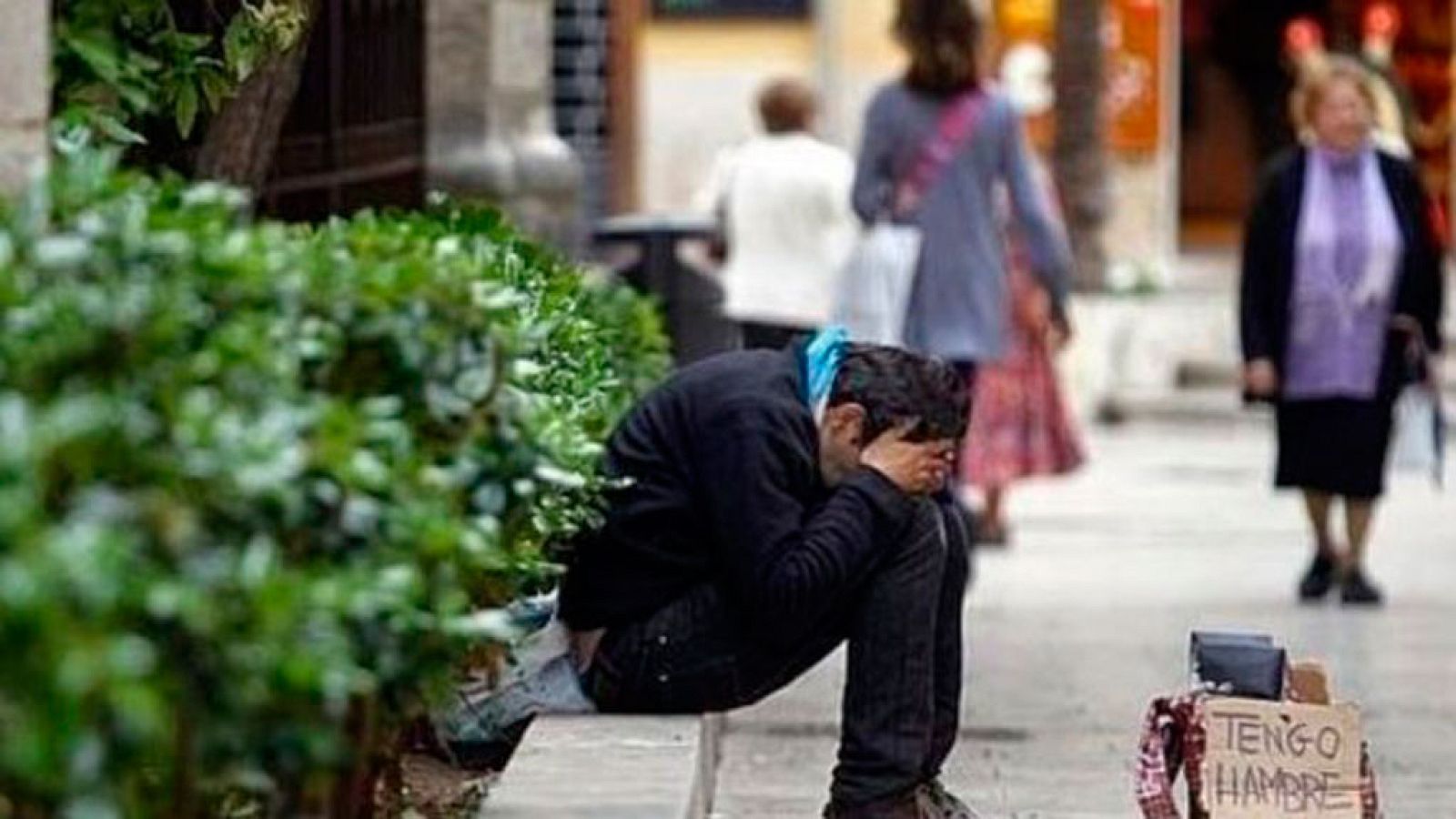 Las mañanas de RNE con Íñigo Alfonso - Un informe analiza cómo salimos de la crisis en términos de pobreza y exclusión social - Escuchar ahora