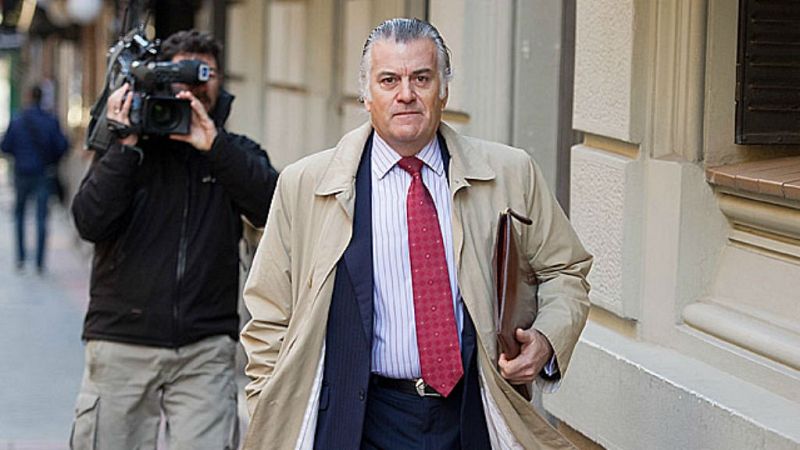 El juez mantiene al PP en el banquillo de los acusados por la destrucción de los ordenadores de Bárcenas - Escuchar ahora