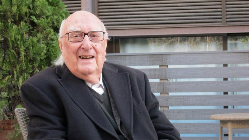 Las mañanas de RNE con Íñigo Alfonso - El escritor italiano Camilleri, creador del comisario Montalbano, en estado crítico - Escuchar ahora