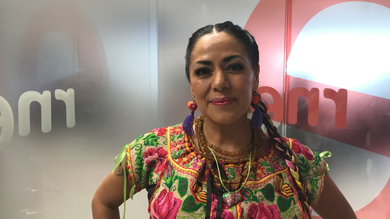 Lila Downs habla "AL CHILE" en Las Mañanas de Radio Nacional - Escuchar ahora
