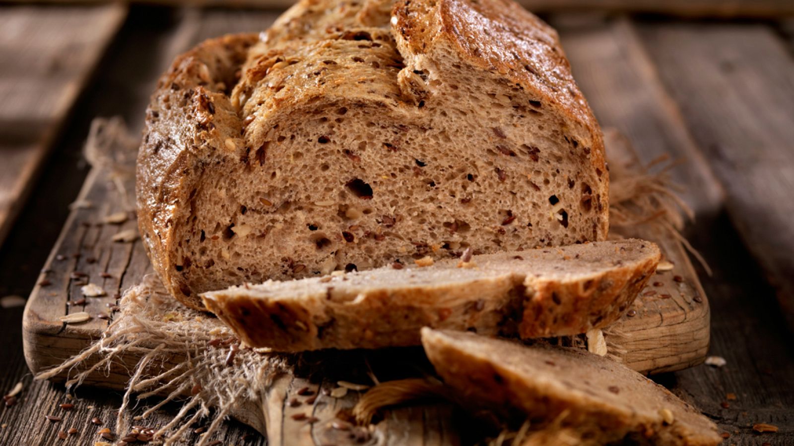 Las mañanas de RNE - El pan integral y de cereales, será más barato a partir de hoy - Escuchar ahora