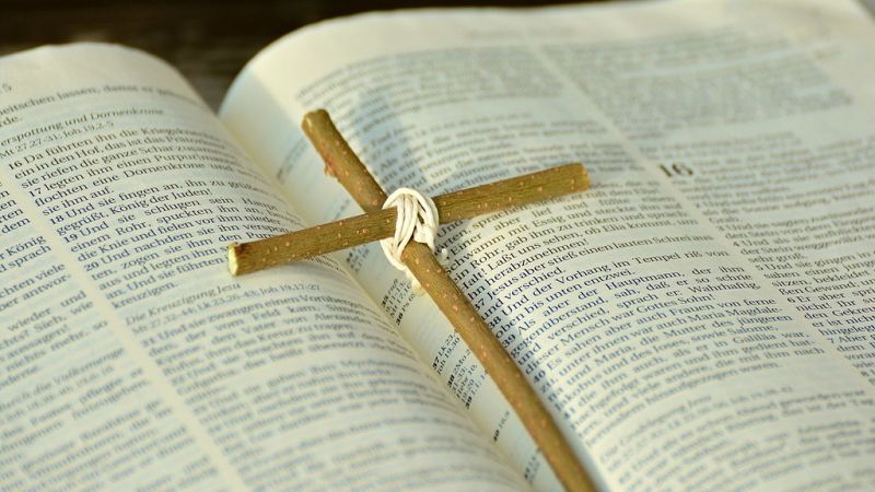 La Biblia a través de las lenguas del mundo - Escuchar ahora