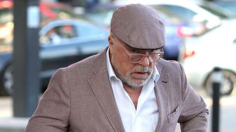 14 horas - La Fiscalía pide al juez del caso Villarejo que retire al pasaporte al hijo del excomisario - escuchar ahora