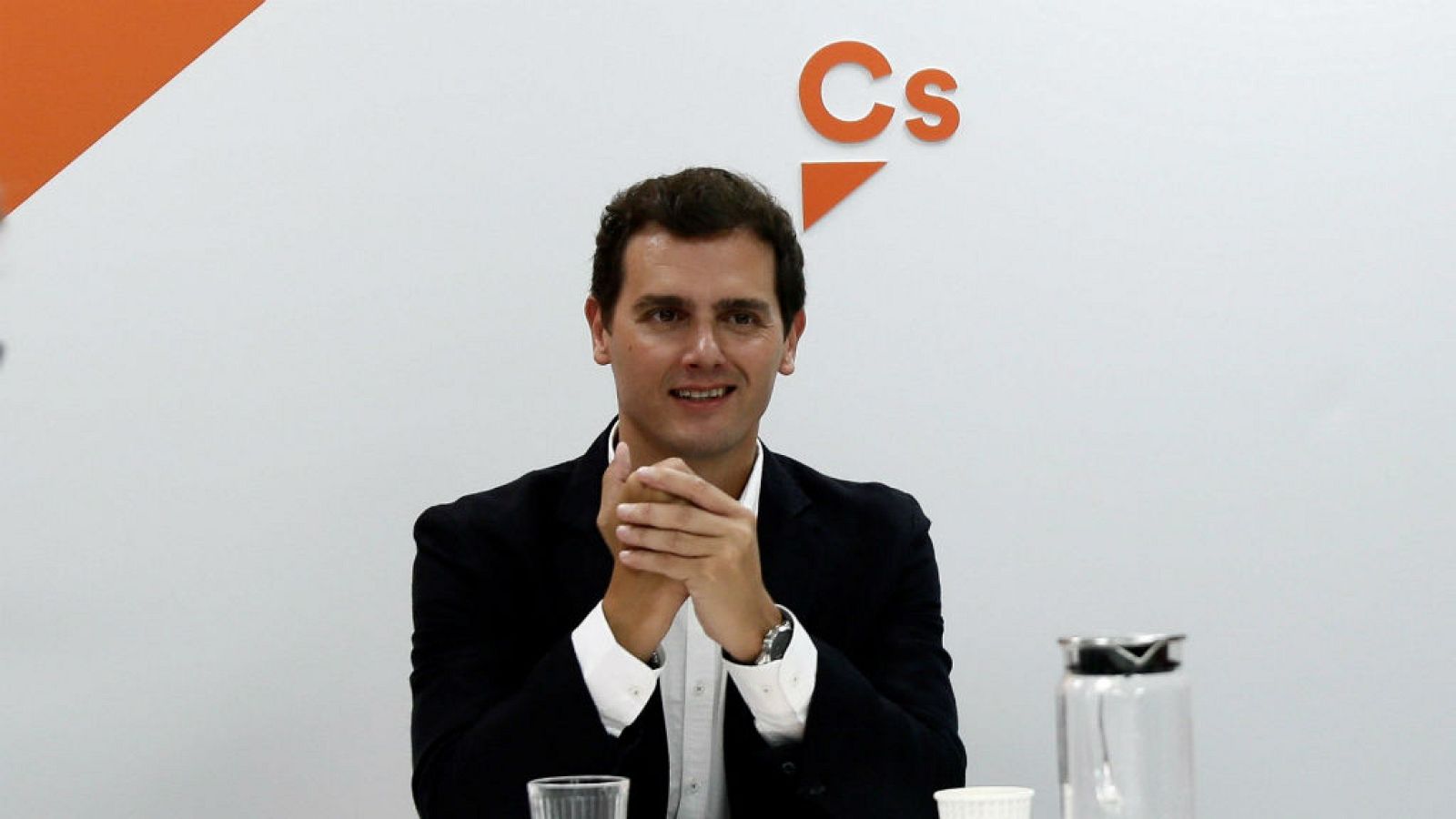 Boletines RNE - Rivera no se reunirá con Abascal: insiste en que las negociaciones sean territoriales - escuchar ahora