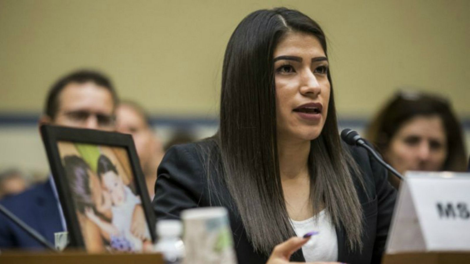 14 horas - La crueldad de los centros de detención de inmigrantes en Estados Unidos - Escuchar ahora