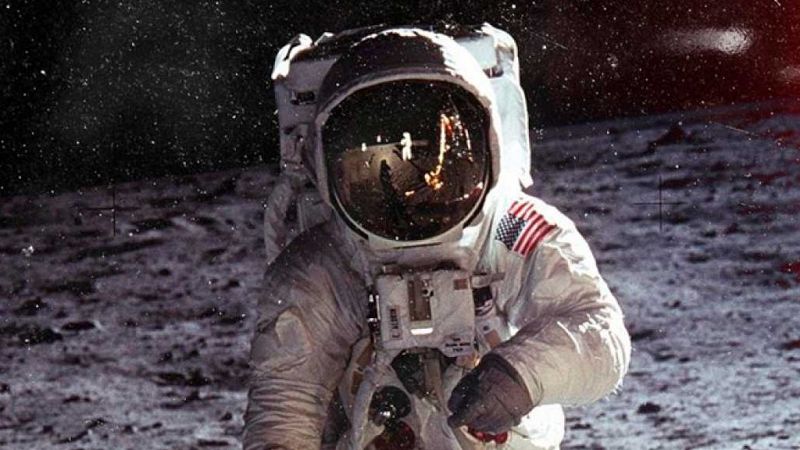 Tierra sin l�mites: turismo lunar - Escuchar ahora