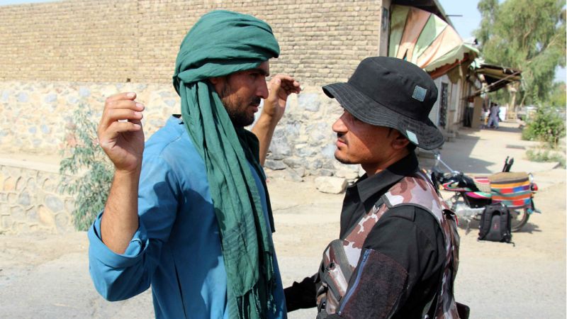 Boletines RNE - Una mina mata a más de 30 personas que viajaban en un autobús en Afganistán - Escuchar ahora