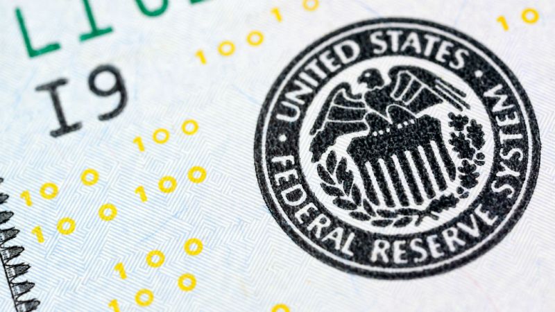 24 Horas - El presidente de la FED echa la culpa a la guerra comercial como causante de la desaceleración económica - Escuchar ahora