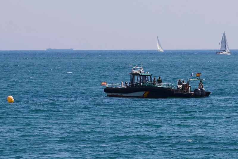 Boletines RNE - Detonado el artefacto explosivo encontrado en una playa de Barcelona - Escuchar ahora