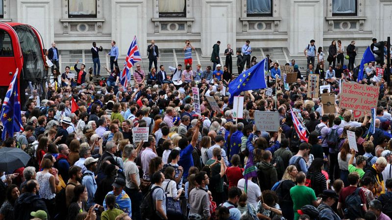 Las mañanas de RNE con Íñigo Alfonso -  Duras críticas a Johnson por suspender el Parlamento británico - Escuchar ahora