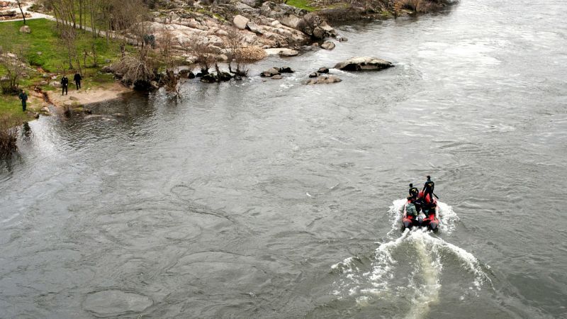 Boletines RNE - Buscan a un triatleta portugués desaparecido en aguas del Miño - Escuchar ahora