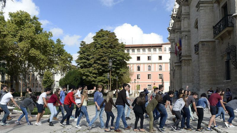 14 horas - Campaña contra las novatadas en Madrid - Escuchar ahora