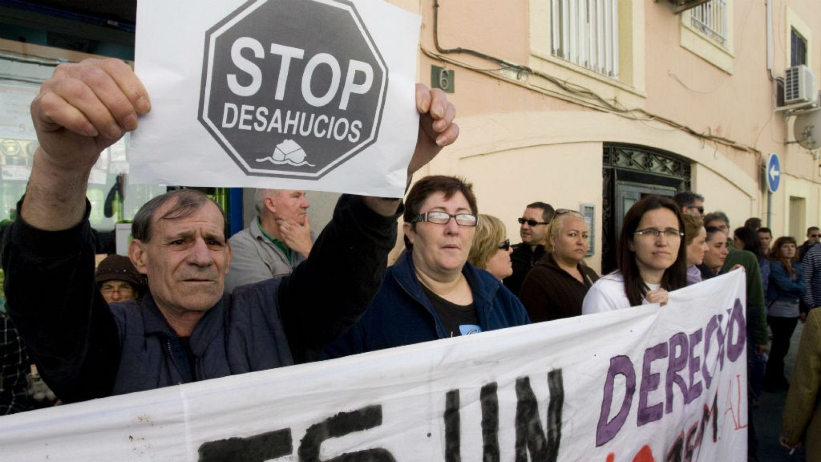 14 horas - Los desahucios solo podrán llevarse a cabo cuando se supere el año de impagos - Escuchar ahora