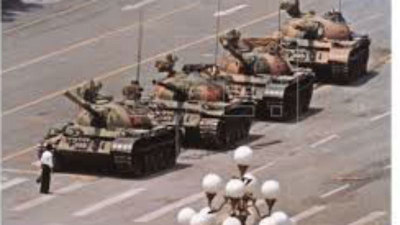 14 horas - Muere el fotoperiodista Charlie Cole, autor de la foto del "hombre del tanque" en Tiananmen - Escuchar ahora