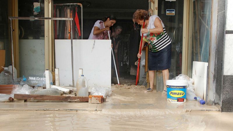 14 horas fin de semana - Los vecinos de la Vega Baja empiezan a tomar conciencia de los enormes daños - Escuchar ahora