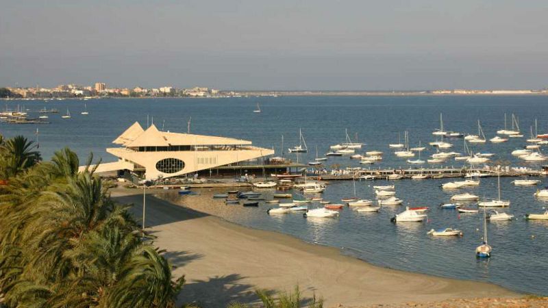 Boletines RNE - Una aeronave del Ejército del Aire se estrella en el Mar Menor - Escuchar ahora