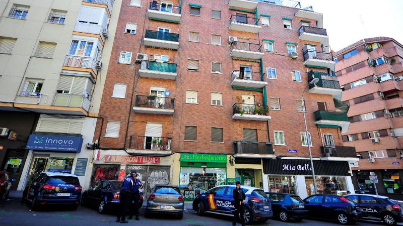 14 horas - Detenida una mujer en Madrid acusada de arrojarse por el balcón con su hija de dos años - Escuchar ahora