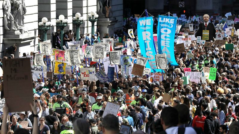 14 horas fin de semana - Los jóvenes indignados asumen la lucha contra el calentamiento global del planeta - Escuchar ahora