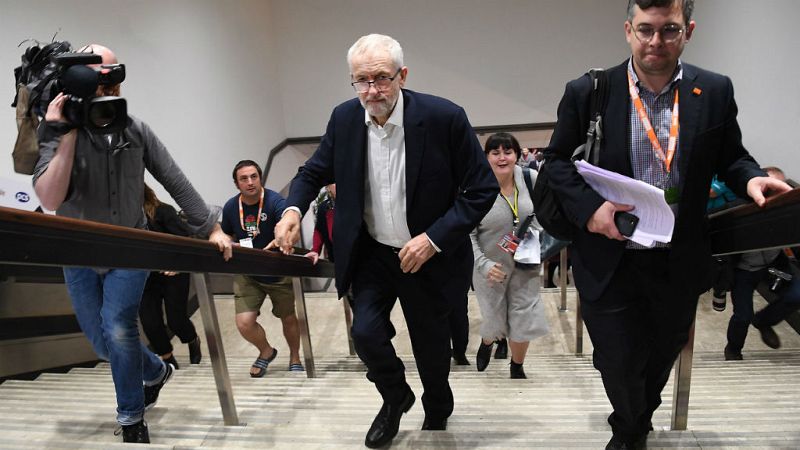 24 horas fin de semana - 20 horas - Corbyn no aclara su posición sobre el Brexit y quita hierro a la división laborista