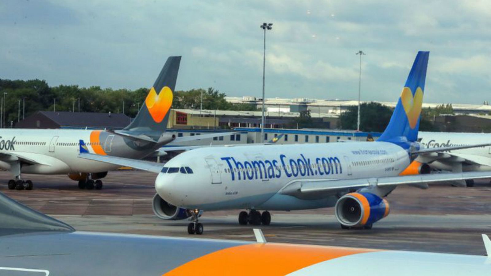 Las mañanas de RNE con Íñigo Alfonso - Thomas Cook quiebra y cancela todas sus operaciones "con efecto inmediato" - Escuchar ahora