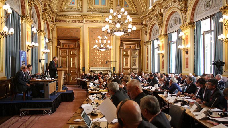 Documentos RNE - La OTAN y la guerra fría