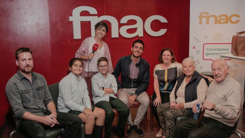 Todo noticias mañana - Encuentros de mayores y pequeños para superar la brecha digital - Escuchar ahora