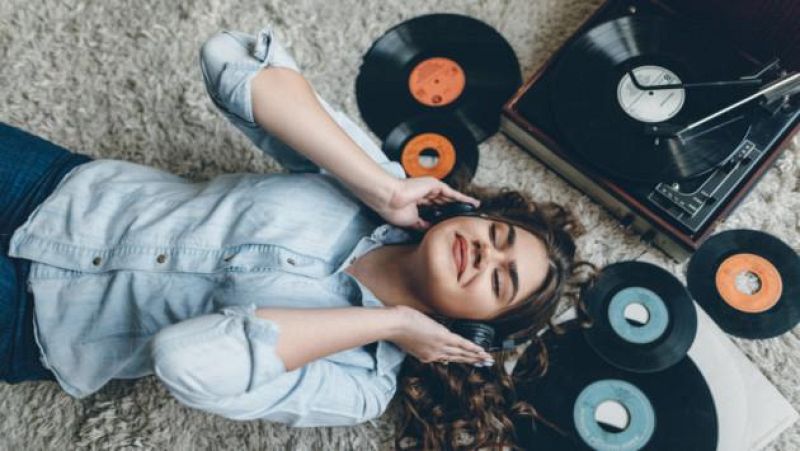 Las mañanas de RNE con Íñigo Alfonso - Escuchar música, leer y cine, las actividades culturales preferidas por los españoles - Escuchar ahora