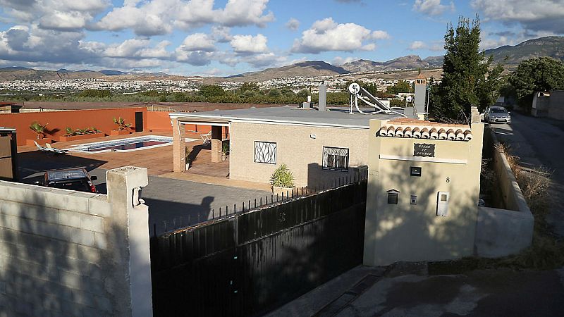 Investigan como posible violencia machista la muerte de una mujer en La Zubia - Escuchar ahora