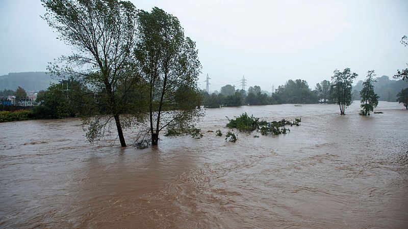 24 horas - Un muerto y cinco desaparecidos por el temporal en Cataluña - Escuchar ahora